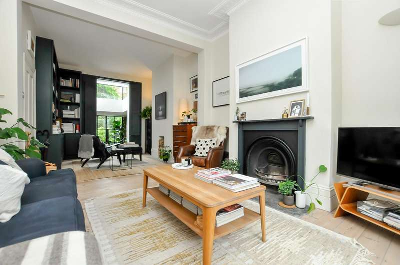 4 Bedroom Terraced For Sale In Walford Road, London, N16