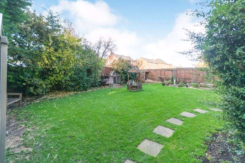3 Bedroom Property For Sale In ** Attention Investors ** Long Lane