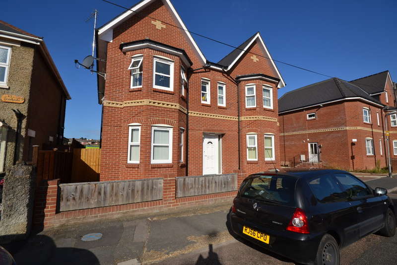 2 Bedroom Flat To Rent In St Johns Wood Road, Ryde, PO33