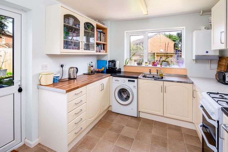 3 Bedroom Property For Sale In Shannon Road Bicester OX26