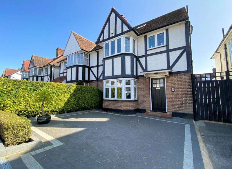 4 Bedroom House For Sale In Willow Way, Finchley, N3