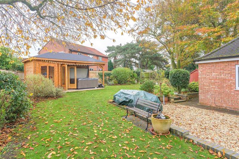 4 Bedroom Detached House For Sale In Boston Road, Horncastle, LN9