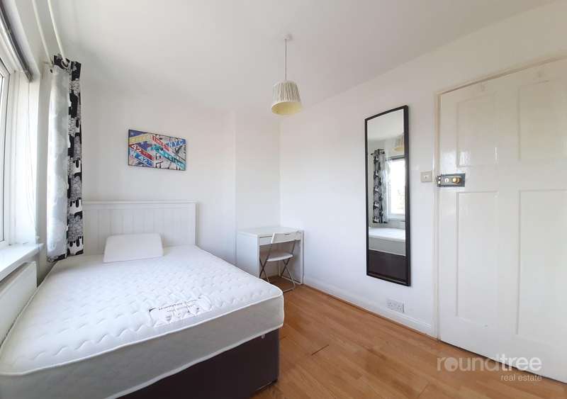 3 Bedroom House For Sale In Sturgess Avenue, Hendon, NW4