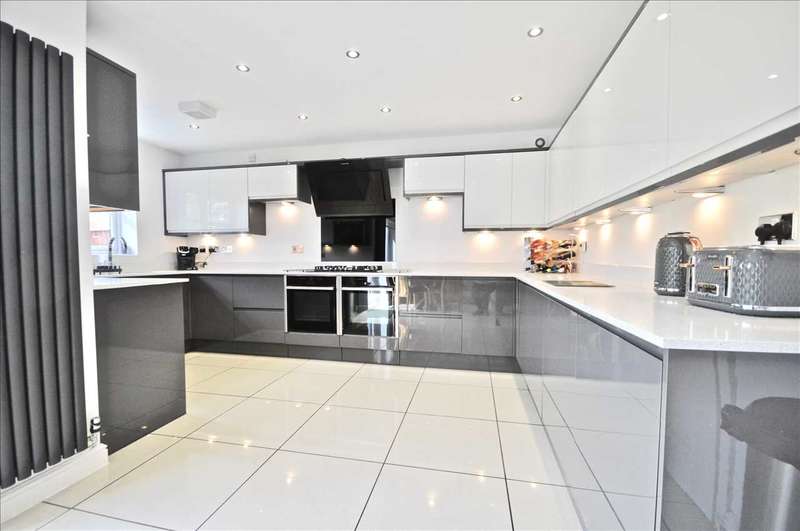 4 Bedroom Detached House For Sale In Upton Grange, Upton, Chester, CH2