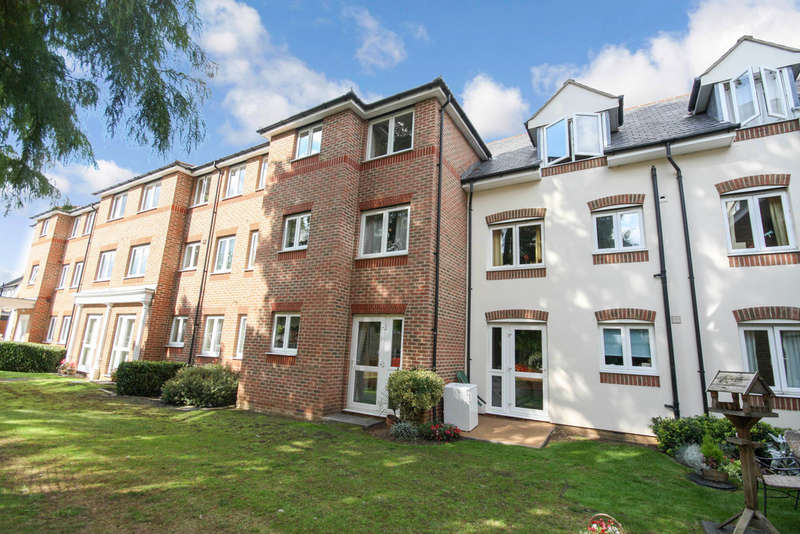 1 Bedroom Ground Flat For Sale In Cedar Avenue, Chelmsford, CM1