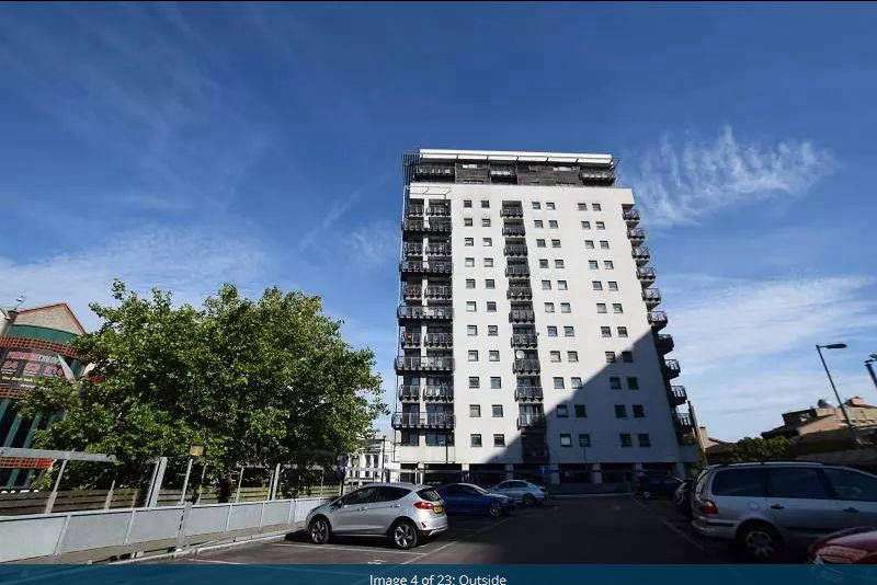 2 Bedroom Apartment Flat To Rent In The Aspect, Cardiff, CF10