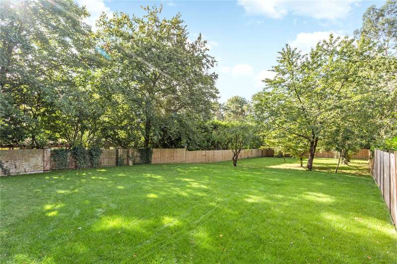 6 Bedroom Detached House For Sale In Hempstead Road, Watford