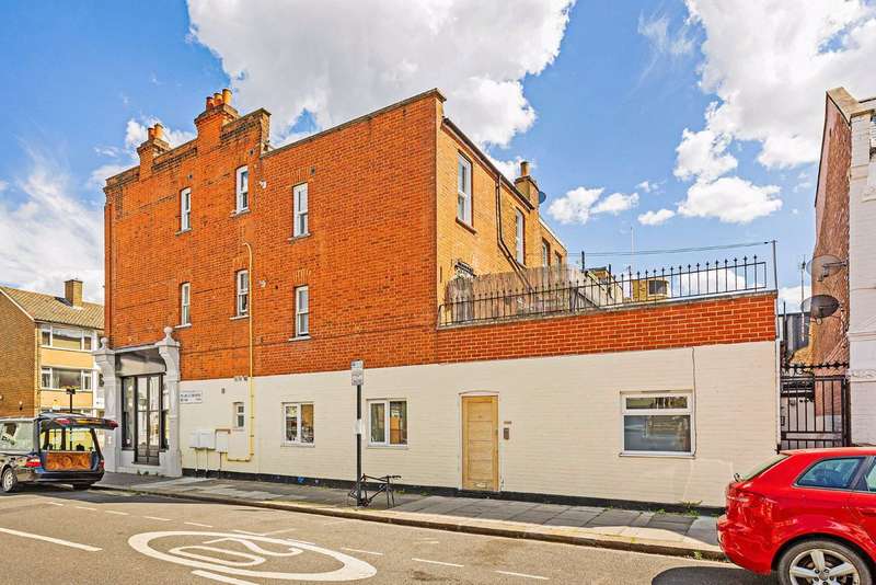 2 Bedroom Flat For Sale In Munster Road, Fulham, London, SW6