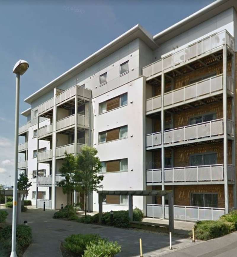 2 Bedroom Flat To Rent In Norton Way, Poole, Dorset, BH15