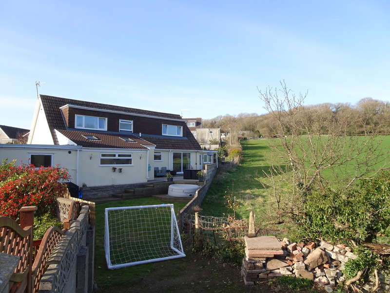 4 Bedroom Bungalow For Sale In Lime Tree Way, Newton, Porthcawl, CF36