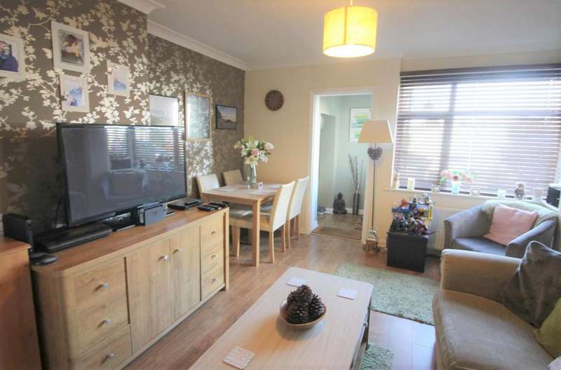 2 Bedroom Maisonette Flat To Rent In Beechwood Avenue, Ruislip, HA4