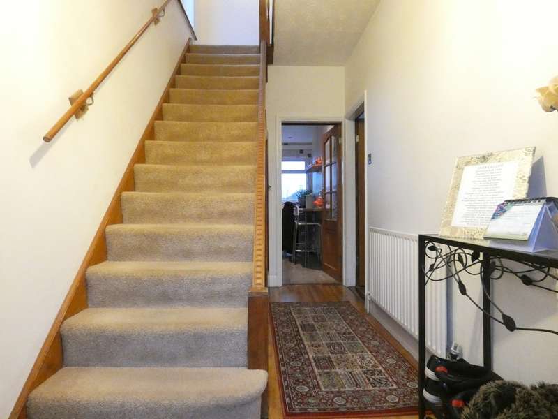 3 Bedroom SemiDetached House For Sale In Cardinals Walk, Leicester, LE5