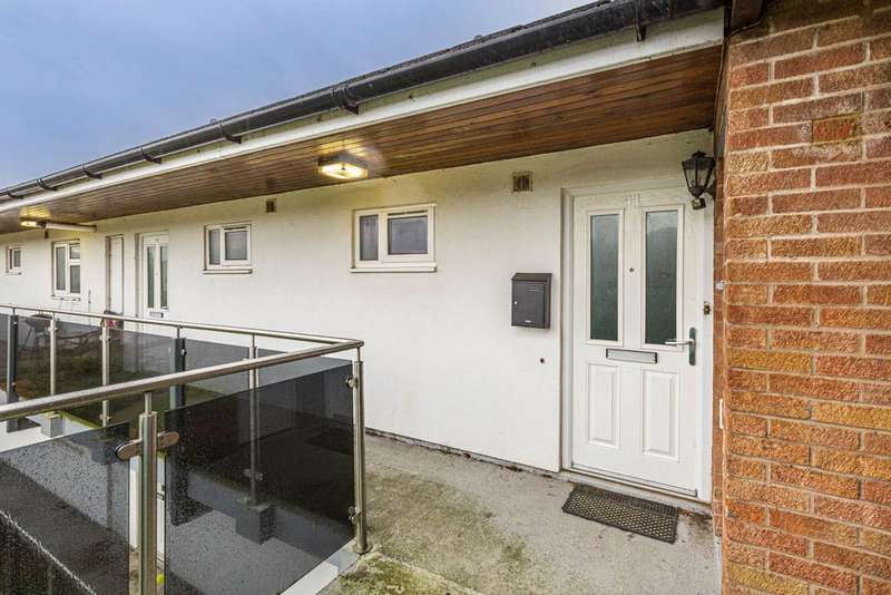 2 Bedroom Apartment Flat For Sale In Duncan Court, Wellingborough, NN8