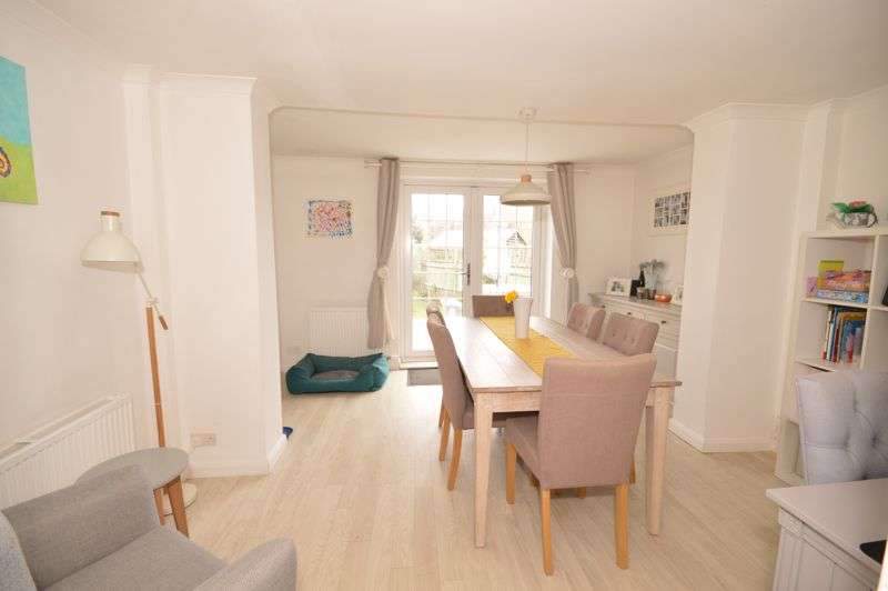 3 Bedroom Property For Sale In Hammer Hill, Haslemere, GU27