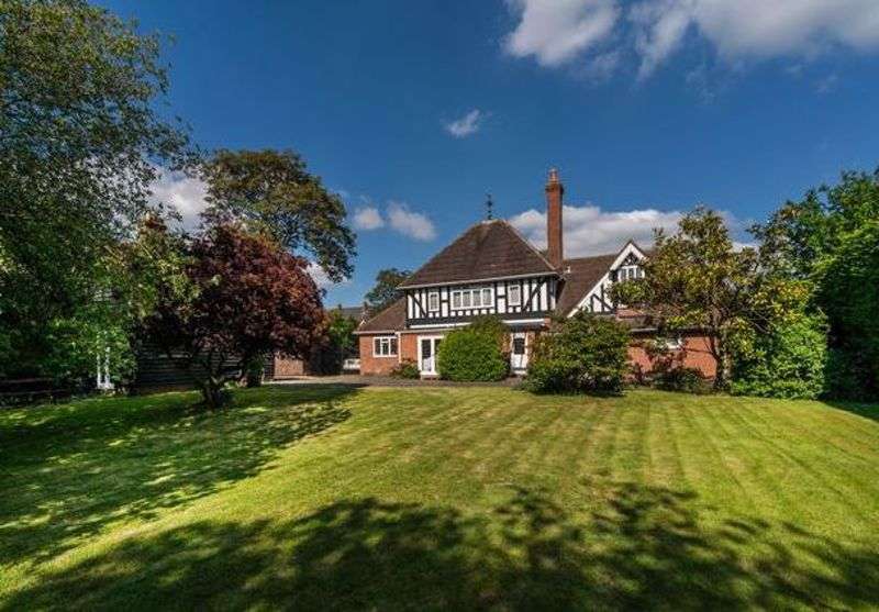 4 Bedroom Property For Sale In Main Road, Edenbridge, TN8