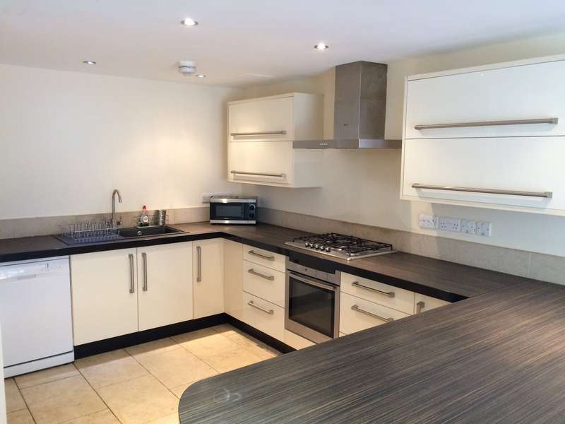 4 Bedroom House To Rent In Eastleigh Road, Leicester, , LE3