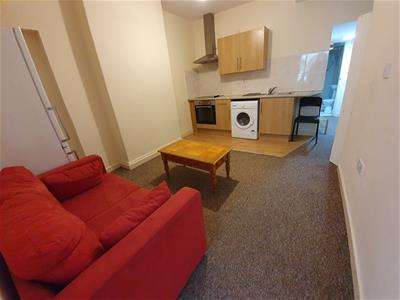 1 Bedroom Flat To Rent In West Luton Place, Adamsdown, Cardiff, CF24