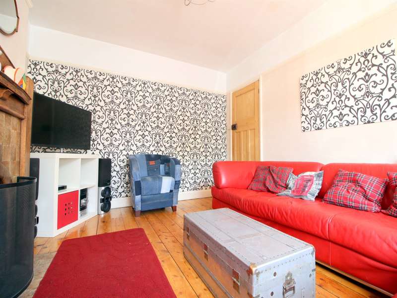 3 Bedroom House For Sale In Summerheath Road, Hailsham, BN27