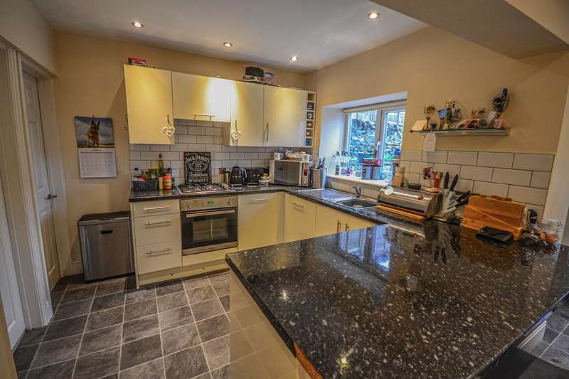 2 Bedroom End Of Terrace House For Sale In Lidgett Lane, Skelmanthorpe