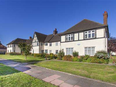 3 Bedroom Maisonette Flat To Rent In West End Road, Ruislip, HA4