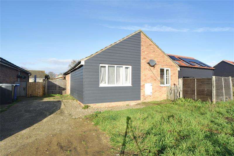 2 Bedroom Bungalow To Rent In Morley Close, Beck Row, Bury St. Edmunds