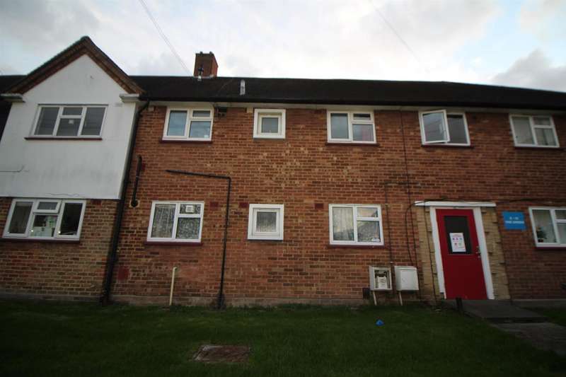 2 Bedroom Flat For Sale In The Green, Cheshunt, Waltham