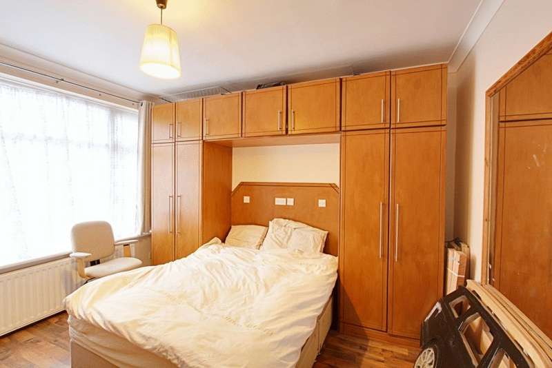 3 Bedroom Property For Sale In Kingsbridge Crescent, Southall, UB1