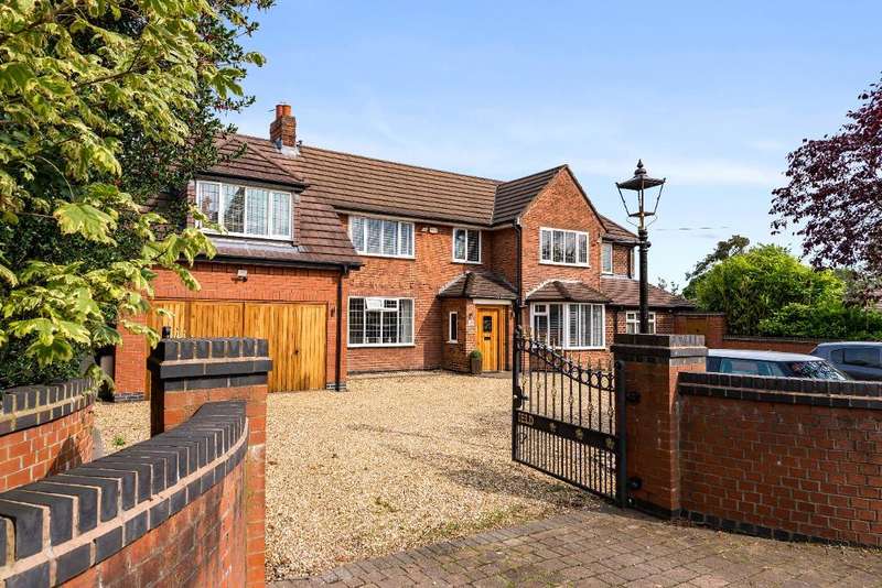 5 Bedroom Detached For Sale In Common Lane, Culcheth, Warrington