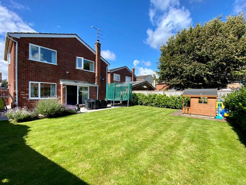 4 Bedroom Detached House For Sale In Lingdales, Formby, Liverpool, L37