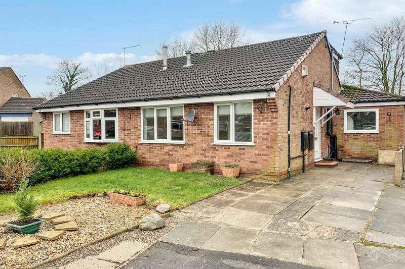 Houses for sale & to rent in WA7 2YA, Betchworth Crescent, Beechwood