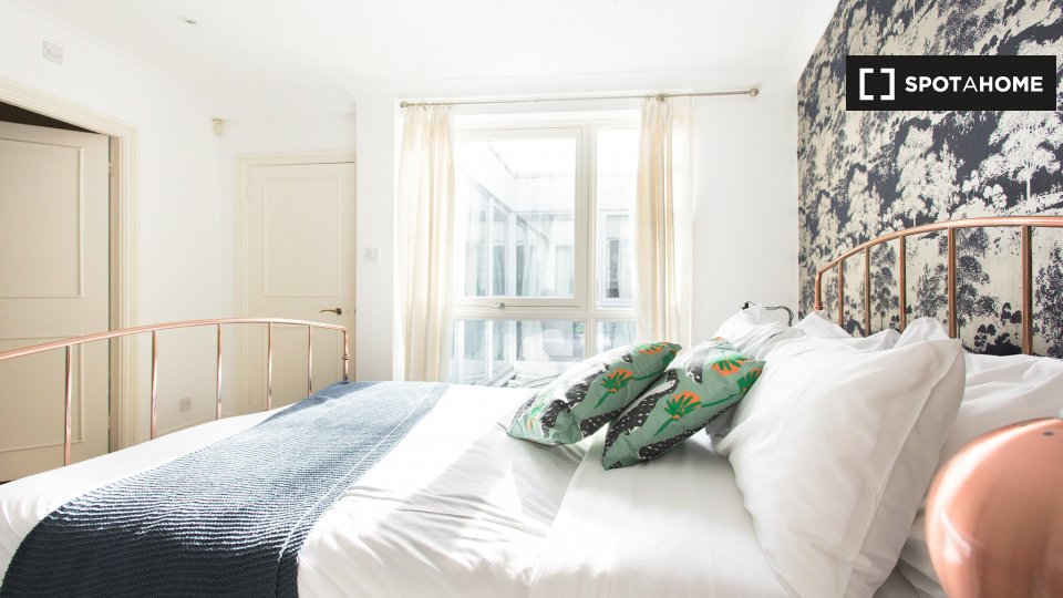 4 Bedroom Flat To Rent In Queen's Gate Mews, SW7