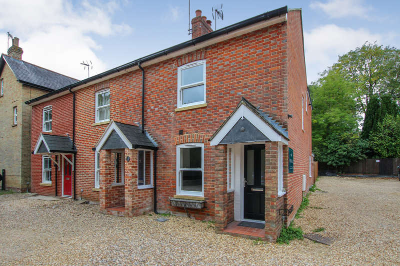 3 Bedroom End Of Terrace House For Sale In Spring Road, Hythe, SO45