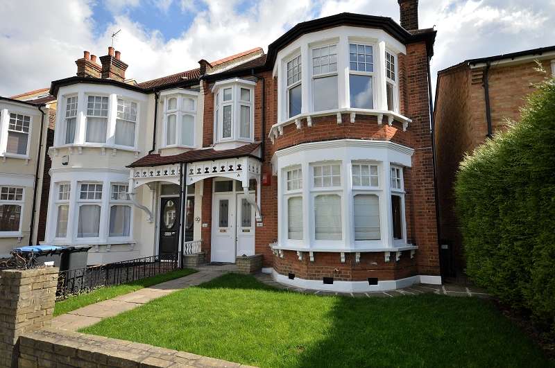 3 Bedroom Flat To Rent In Fox Lane, Palmers Green, London. N13