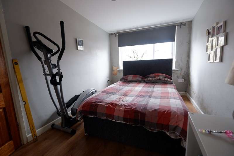 2 Bedroom Flat To Rent In Castle Drive, Dinas Powys, CF64