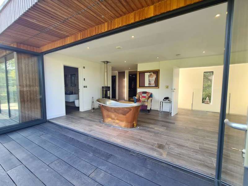 6 Bedroom Detached Property For Sale In Avon Castle Drive, Ringwood, BH24