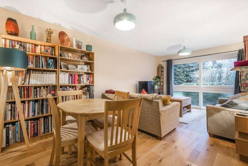 2 Bedroom Flat To Rent In Croxley Rise, Maidenhead, SL6