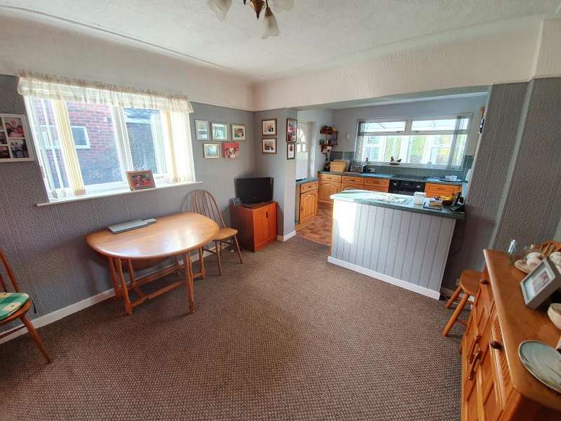 3 Bedroom Detached Bungalow For Sale In Slag Lane, Lowton, WA3