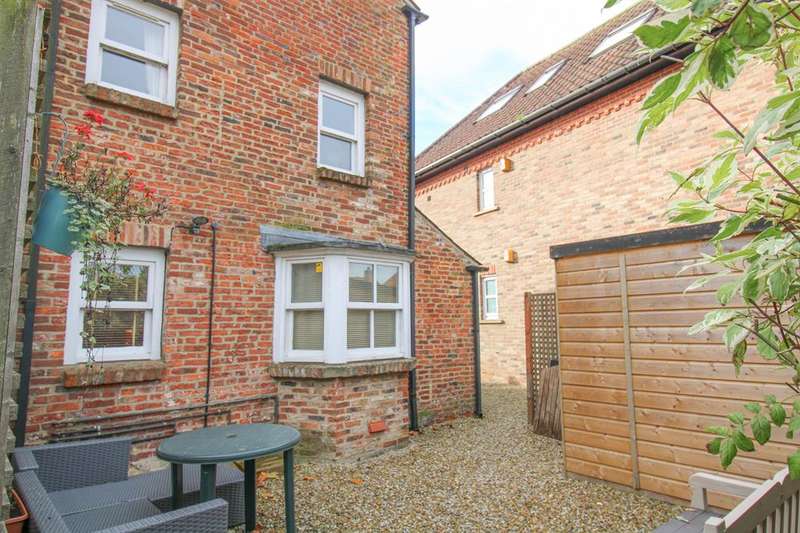 2 Bedroom Flat For Sale In Bondgate, Ripon, HG4
