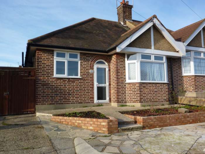 2 Bedroom Bungalow To Rent In Radlett Road, Knutsford Estate, Watford, WD24