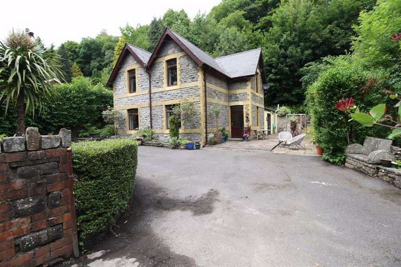 5 Bedroom Detached House For Sale In Mill Place, Mountain Ash, Mid