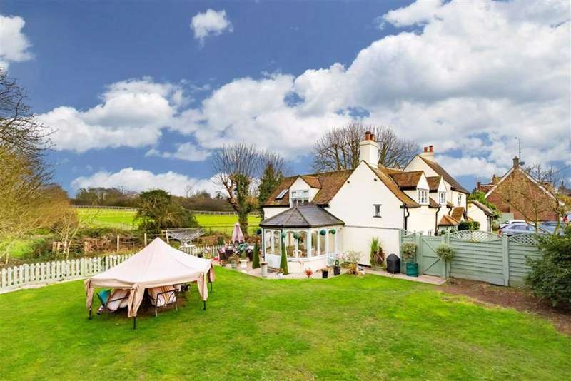 3 Bedroom Detached Property For Sale In Epping Road, Nazeing, Essex, EN9