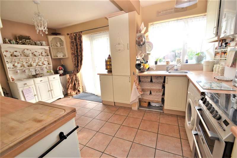 3 Bedroom End Of Terrace House For Sale In Locksley Road, Eastleigh, SO50