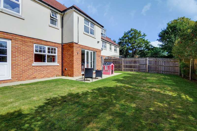 5 Bedroom Detached House For Sale In Aldridge Place, Stoke Poges, SL2