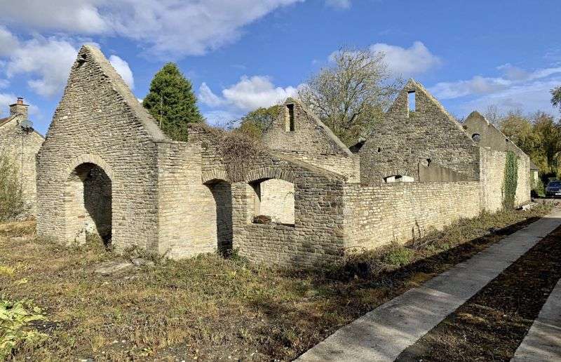 Houses for sale & to rent in BS32 4JP, Hortham Lane, Almondsbury Bristol