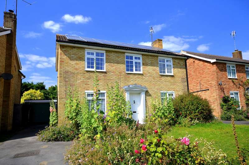 4 Bedroom Detached House For Sale In Charts Close, Cranleigh, GU6