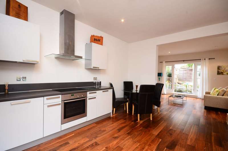 3 Bedroom Flat To Rent In West Hill, Putney, SW15