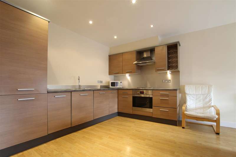 3 Bedroom Apartment To Rent In Pandongate House, City Centre, NE1