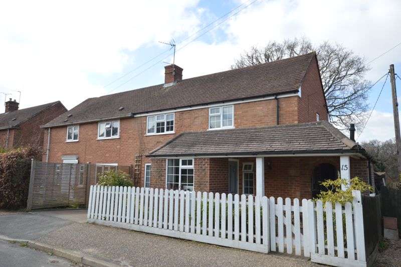 3 Bedroom Property For Sale In Hammer Hill, Haslemere, GU27