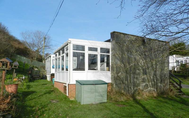 2 Bedroom End Of Terrace For Sale In Folkstone Hill Chalets, Nolton