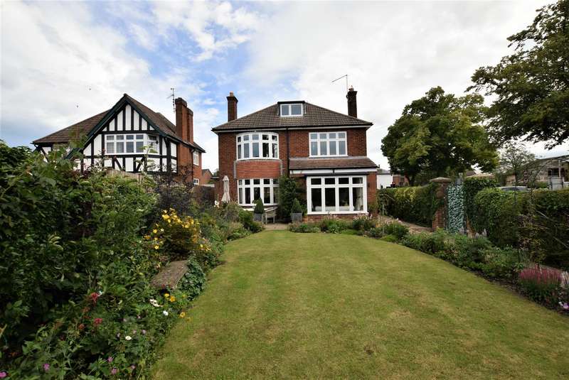 4 Bedroom Detached Property For Sale In Brooke Road, Oakham, LE15